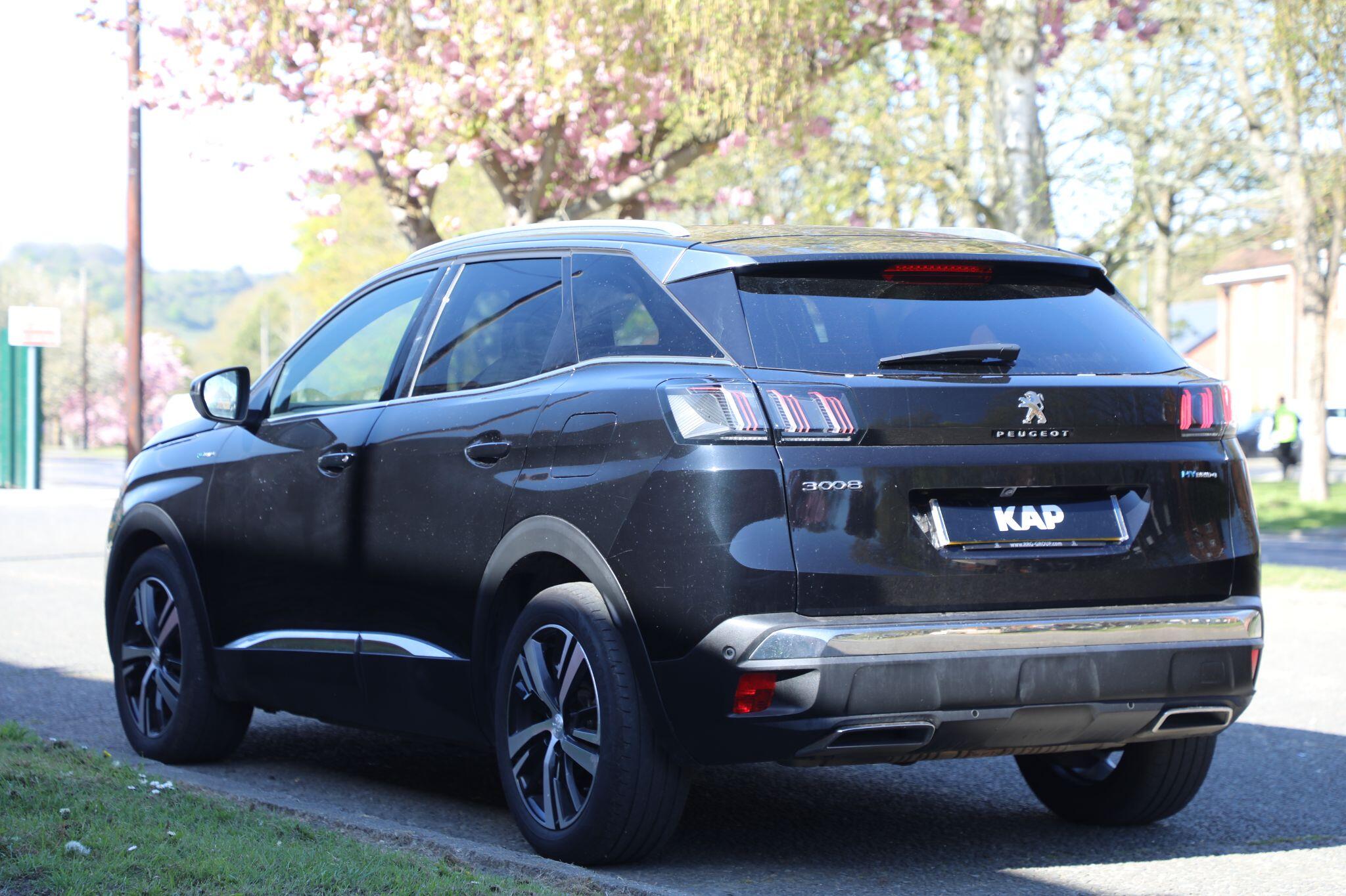 Large vehicle image